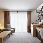 Amstelski 4*