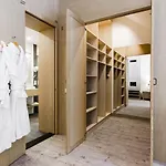 Amstelski 4* バコヴェル