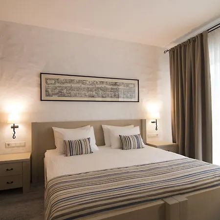 Amstelski Hotel 4*
