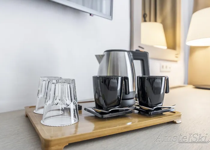 Amstelski 4*